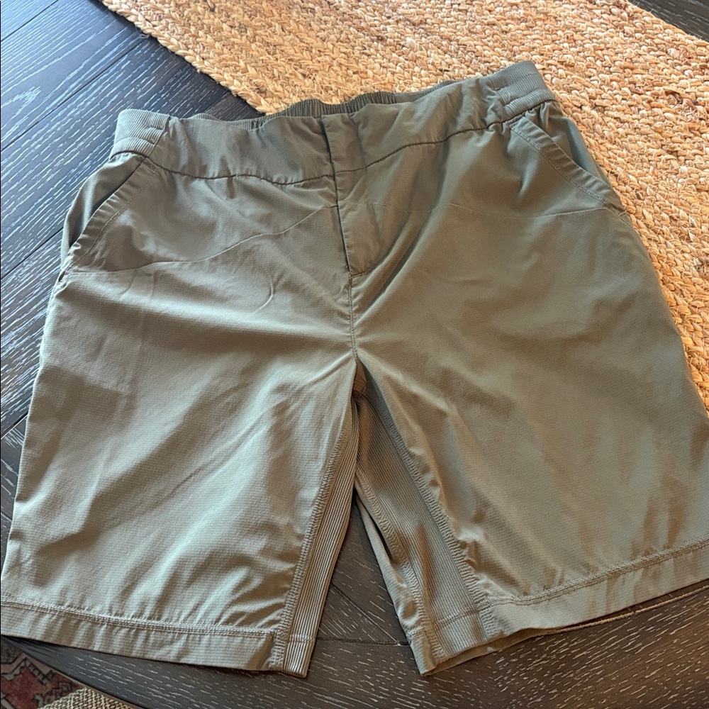 Indigeny Olive Green Casual Shorts -Large